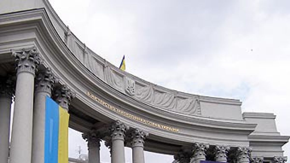 Украйна гони двама румънски дипломати