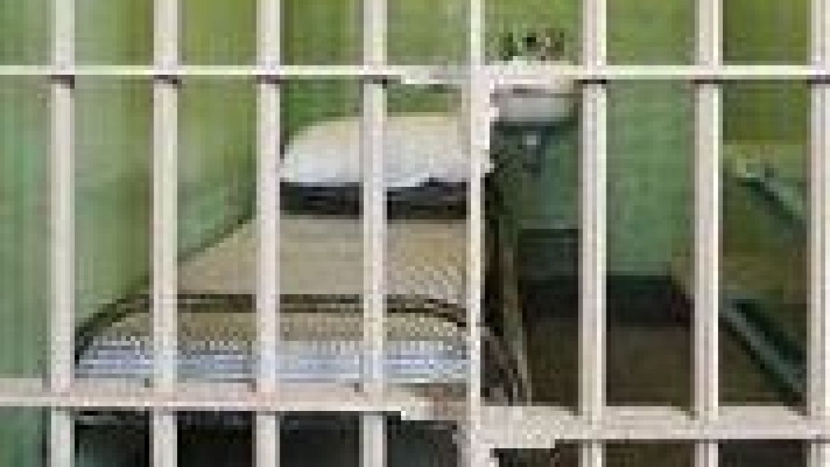Подсъдим за жестоко убийство си втълпи брат близнак