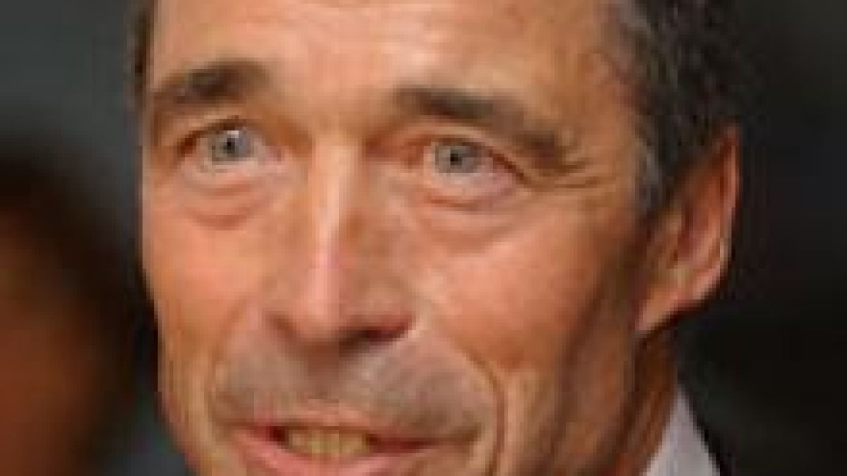 Германия, Франция и Великобритания искат Расмусен за шеф на НАТО 