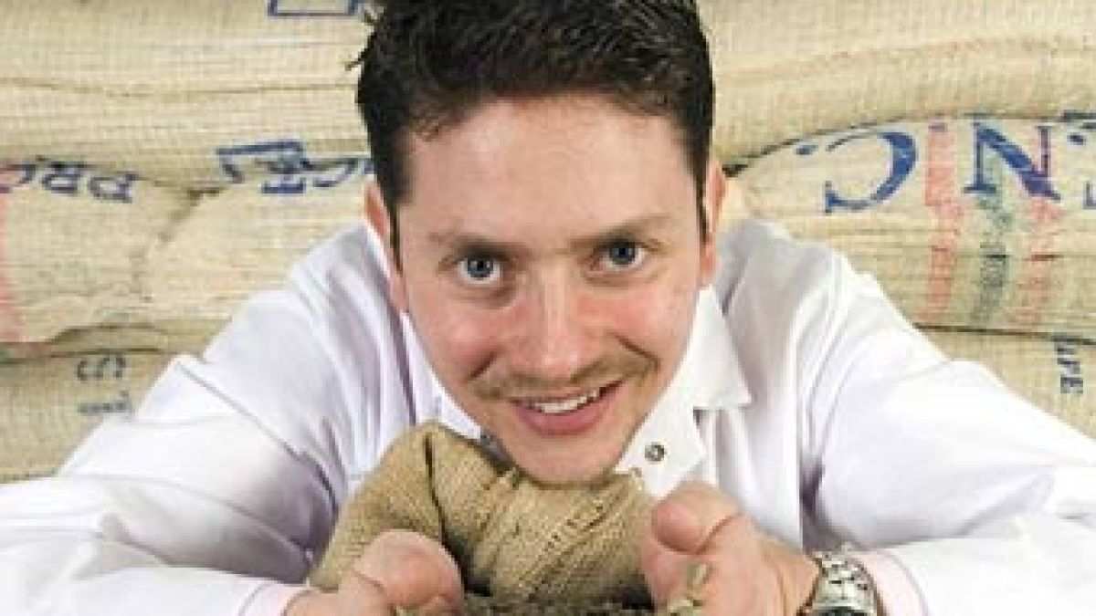 Дегустатор на кафе застрахова езика си за 10 млн. паунда