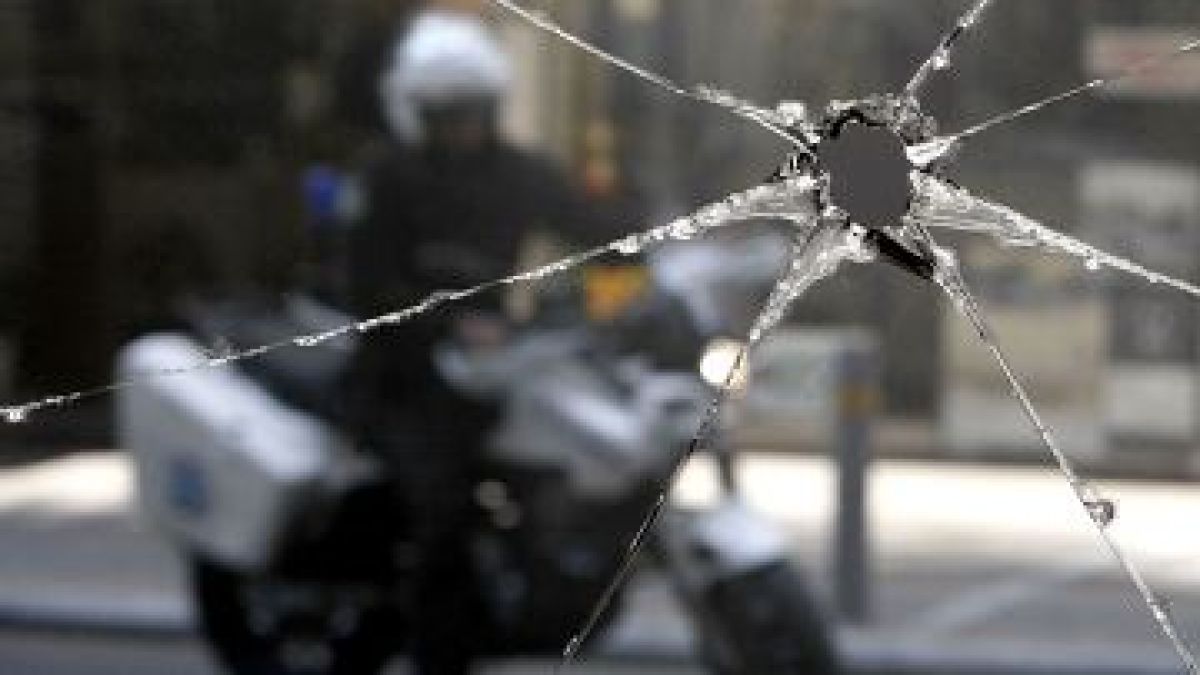 Анархисти устроиха погром в Атина