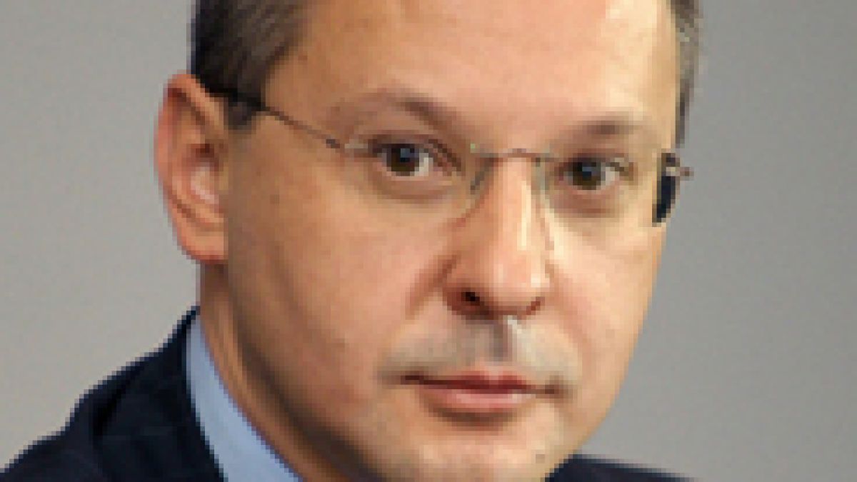 Станишев: Да не се заиграваме политически с МВР 