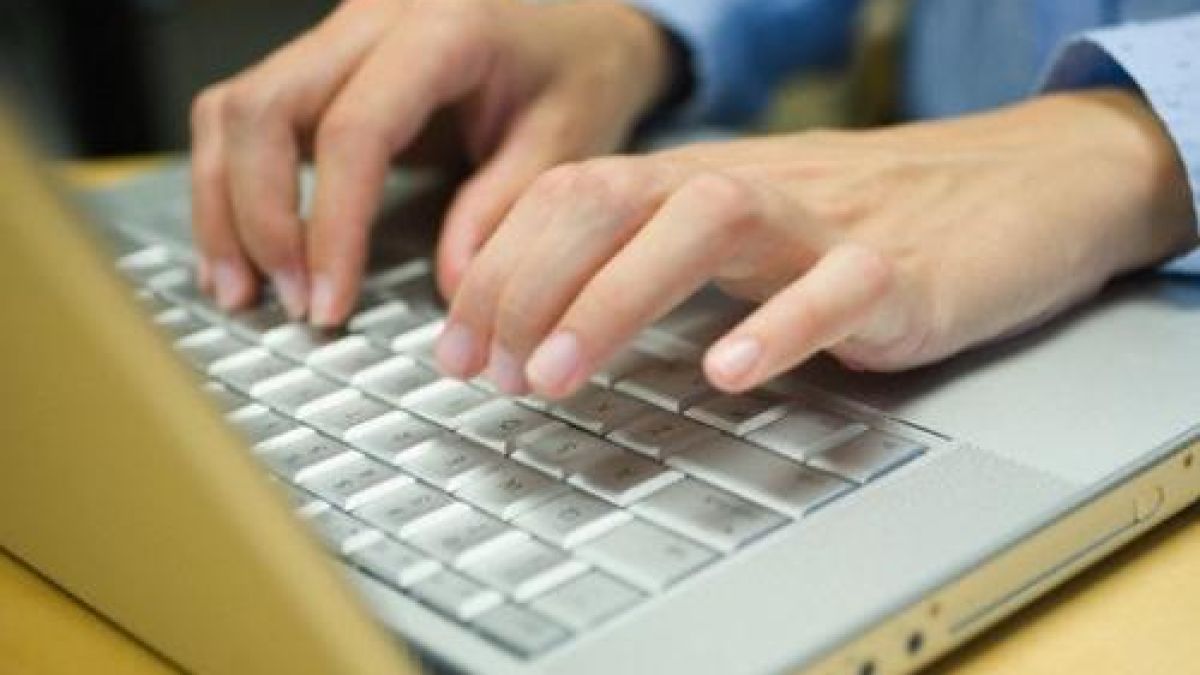 Кмет протестира с денонощна работа