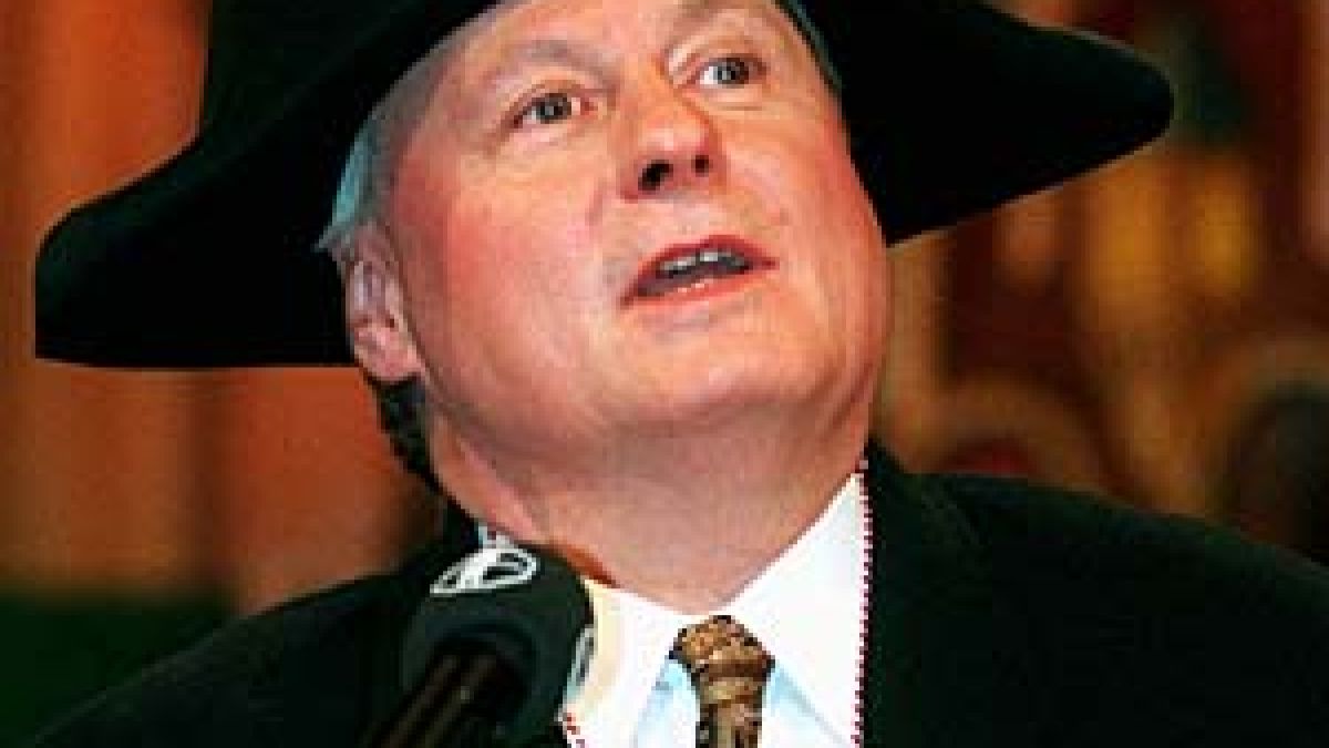 Замерват с яйца и ябълки ляв лидер