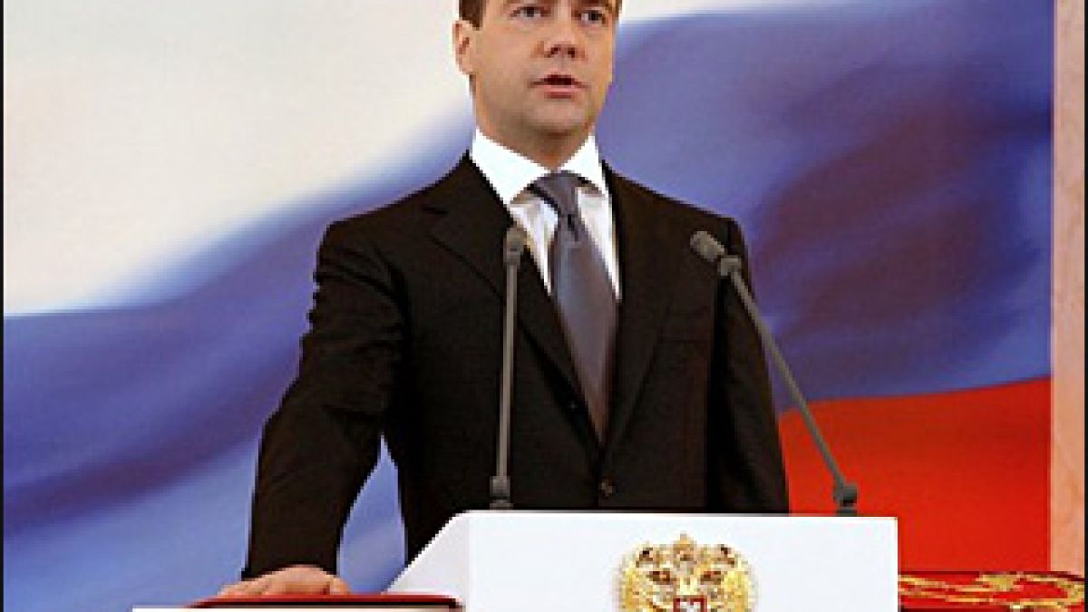 Медведев летя на бомбардировач