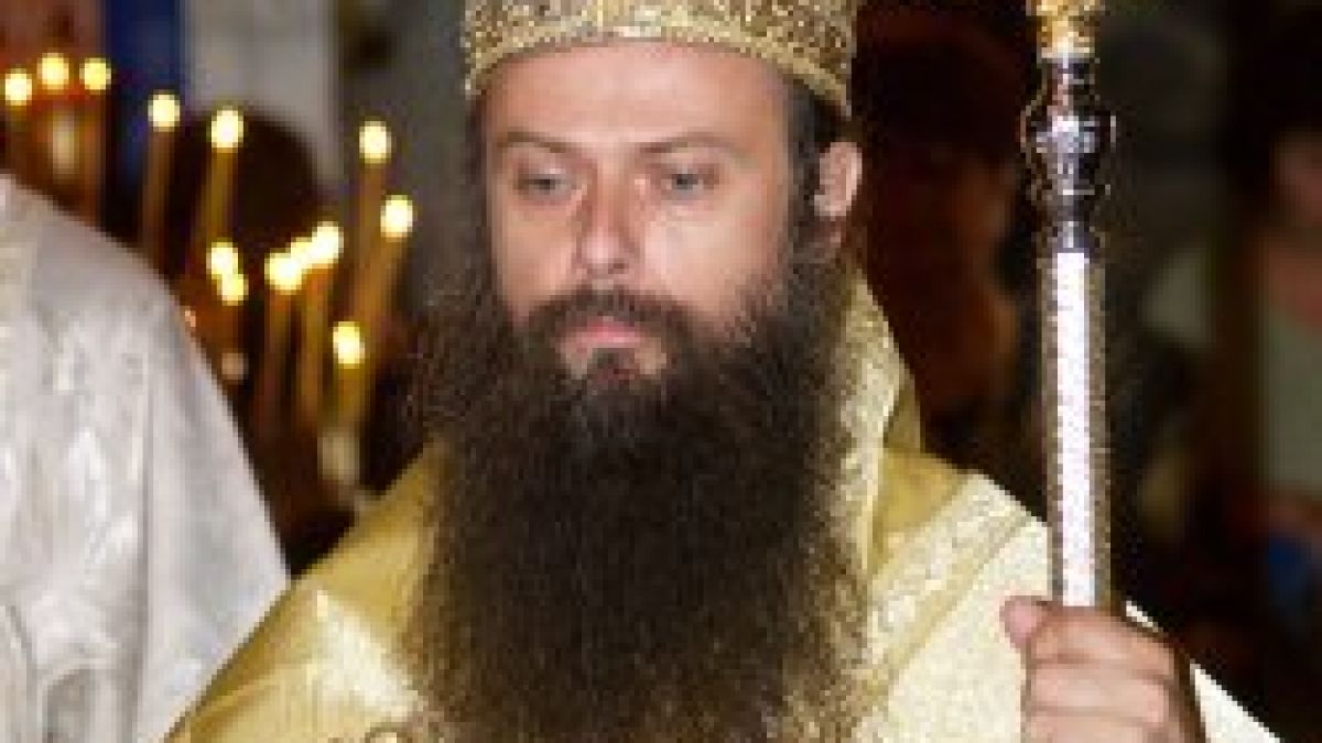 Митрополит пита може ли с расо в училище
