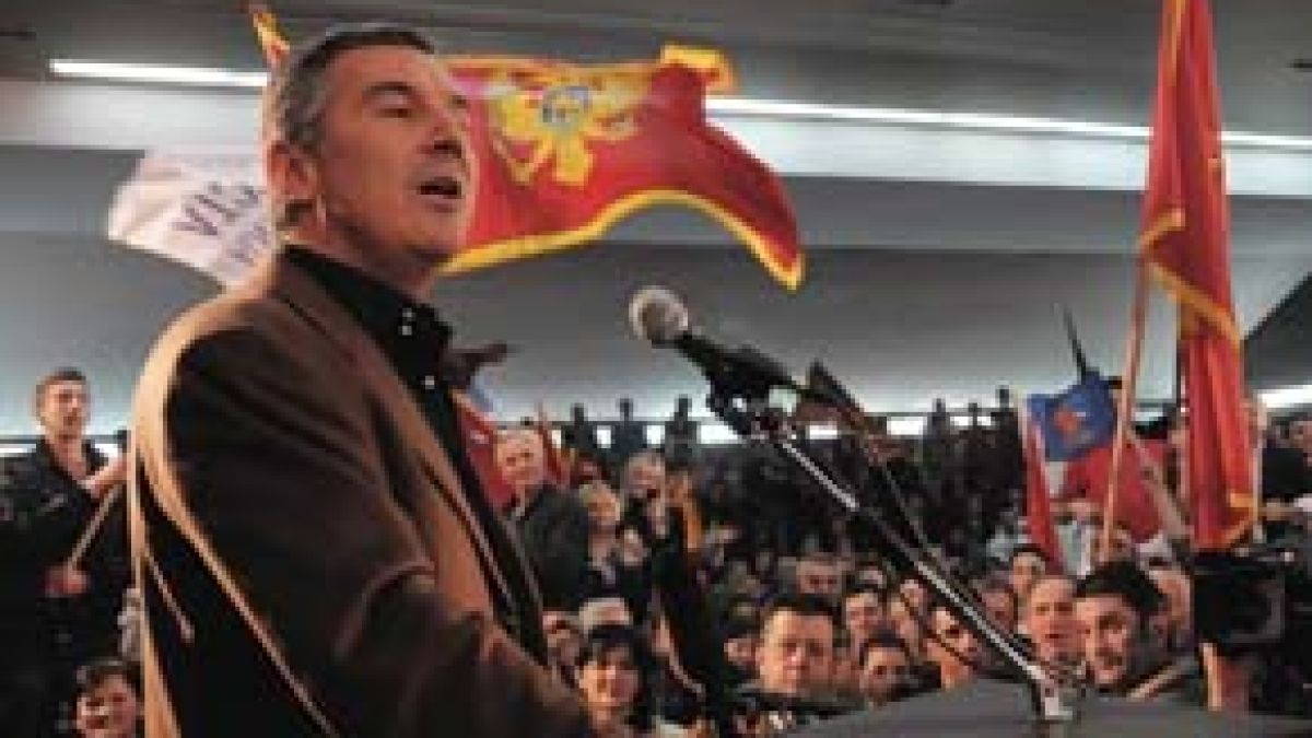 Мило Джуканович отново на трона