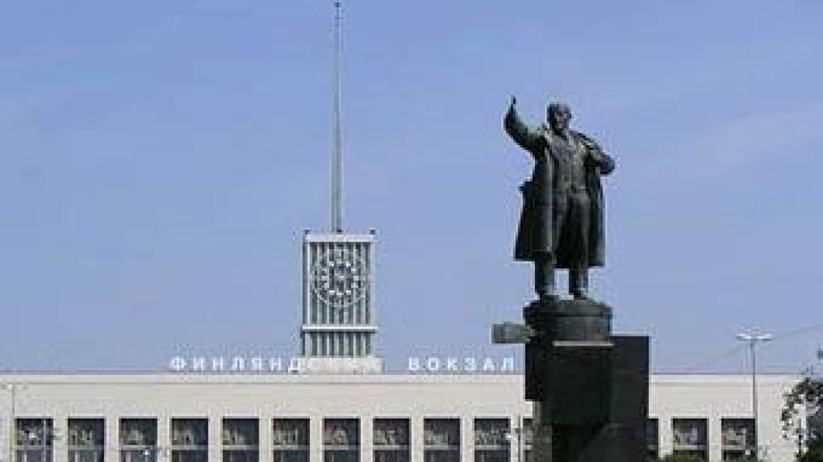 Взривиха паметник на Ленин 