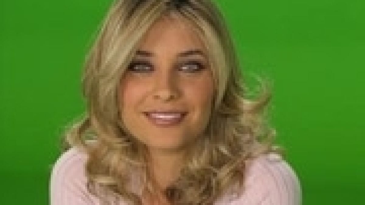Берлускони лансира млада блондинка за европейските избори