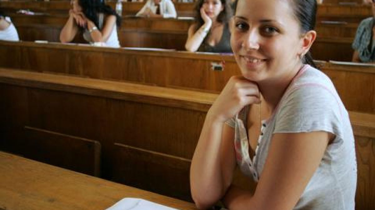 Пръв е предварителния изпит по география в СУ 