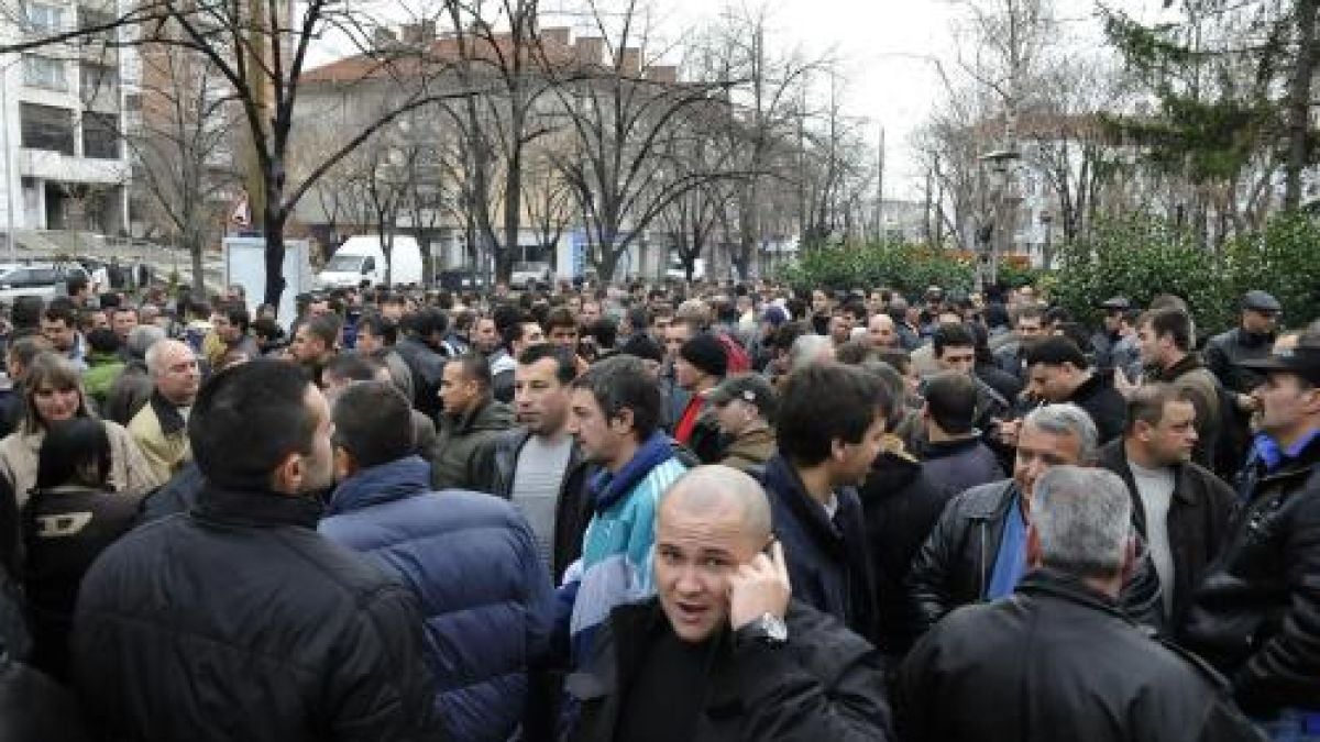 Полицаите затънаха в дългове