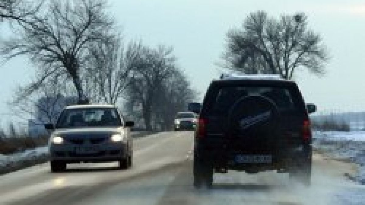 Мокри пътища в Северозападна България, заледявания в Родопите