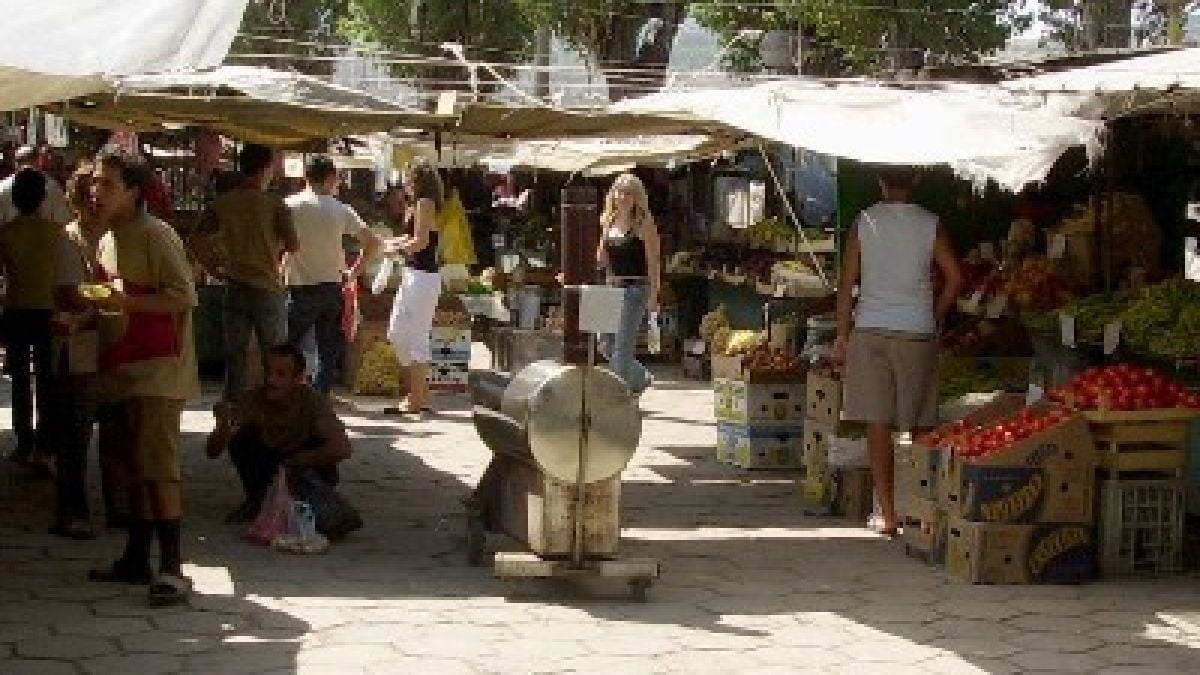 Полицията сгащи продавачи без касови апарати на пазара