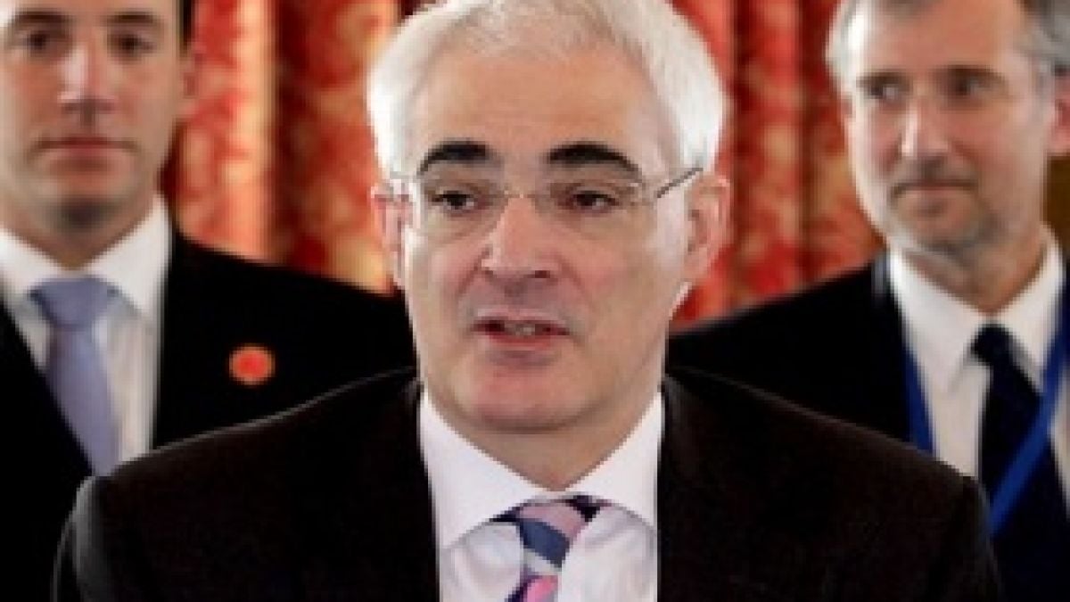 Алистър Дарлинг: Рецесията е “по-тежка, отколкото очаквахме”
