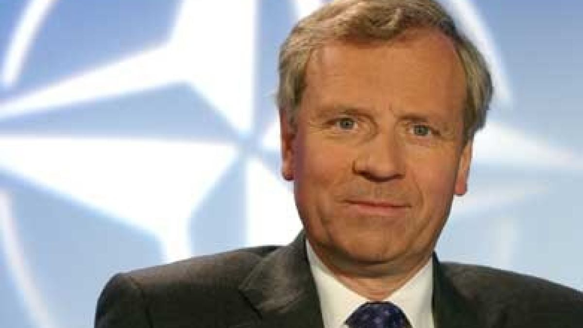 Схефер: Македония се доближава до стандартите на НАТО
