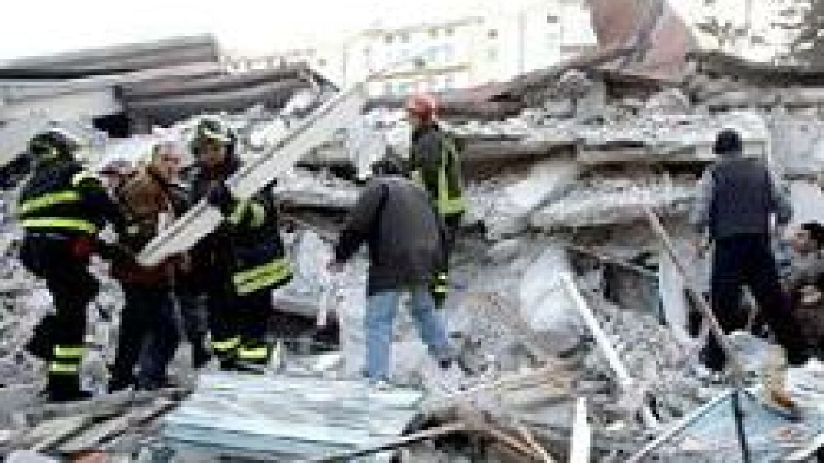 Има още хора под развалините от земетресението в Италия 