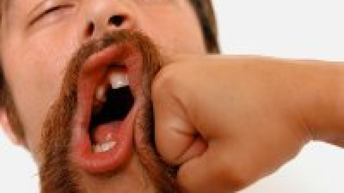 Шофьори довършиха с юмруци сблъсък между БМВ и "Мицубиши"