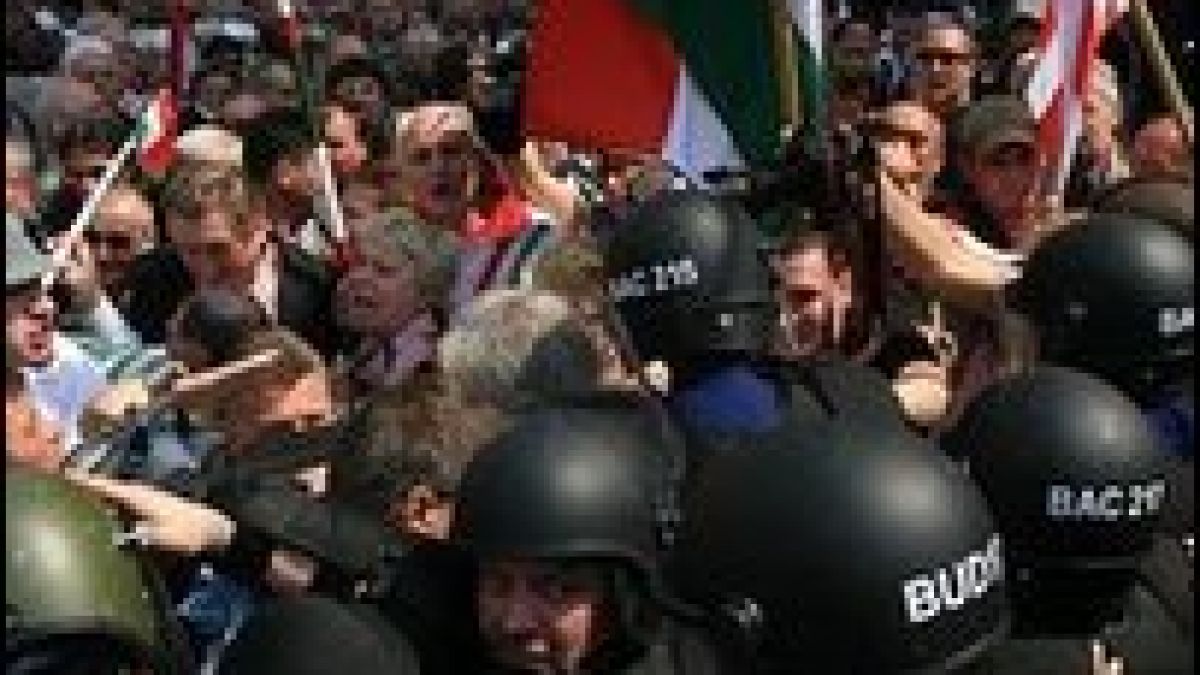 Протести в Унгария срещу новия премиер