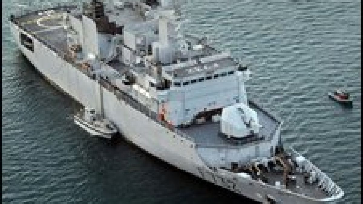 Френски военен кораб залови 11 пирати