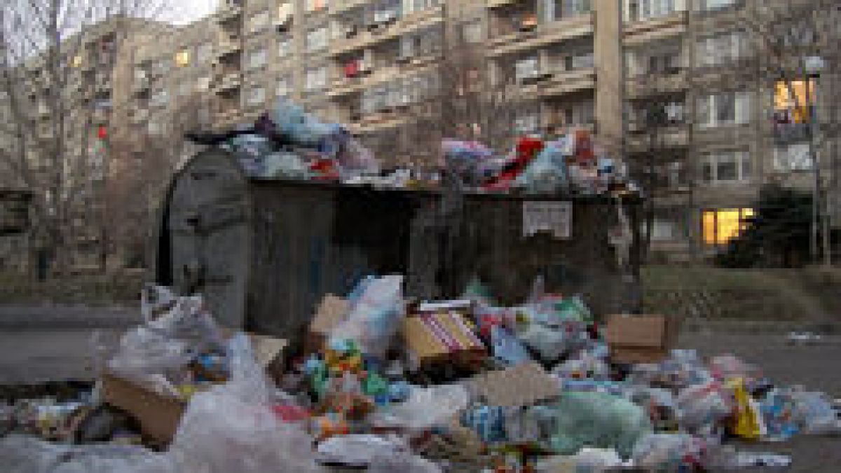 Спешно чистят столични квартали 
