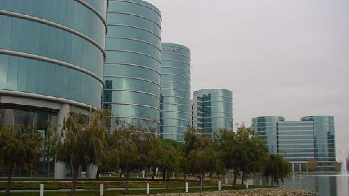 “Oracle” купува “Sun Microsystems” за около 7,4 млрд. долара
