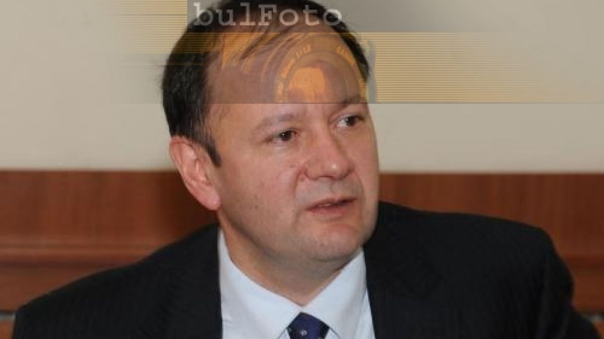 Миков: Няма замесени полицаи при отвличанията