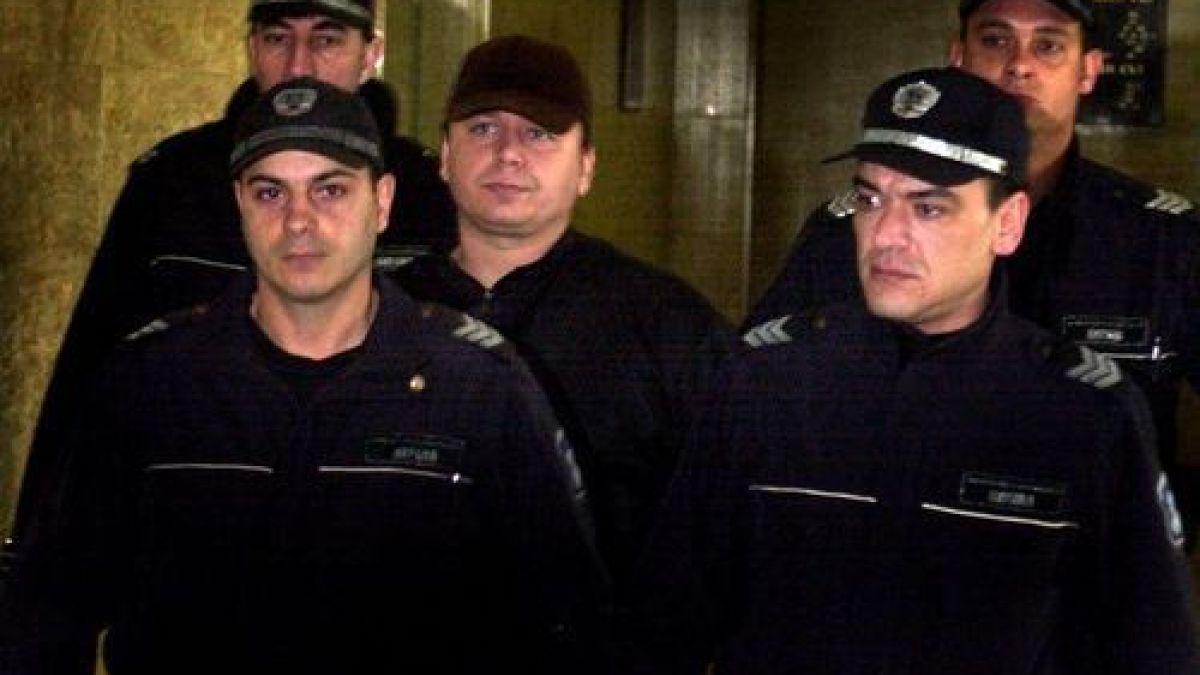 Демби гуляе на аванта 
