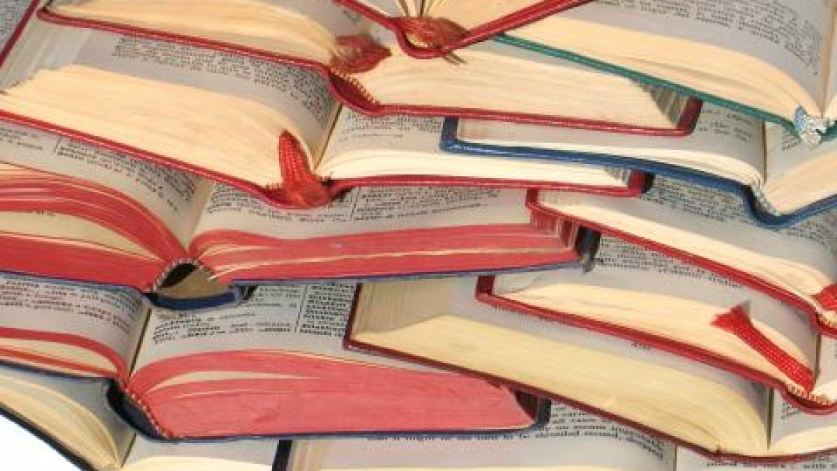 Задължават китайски чиновници да четат книги