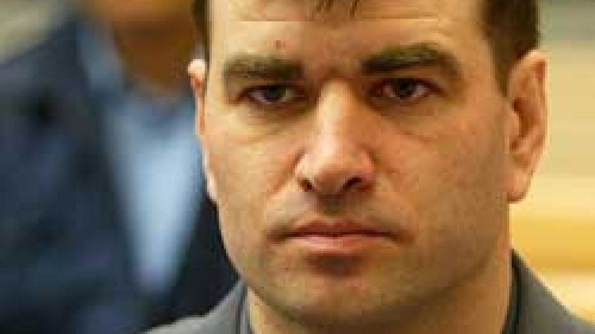 Легия и от затвора управлява финансите си