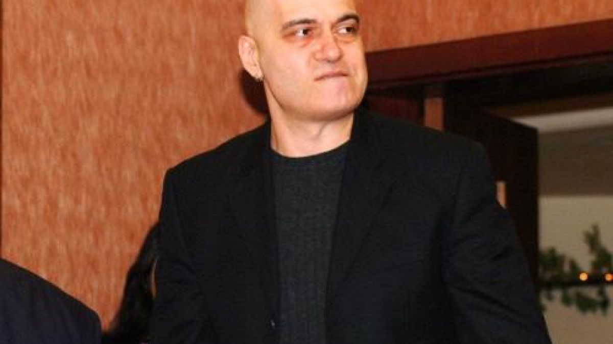 Слави Трифонов отново на съд за лъжи в ефира