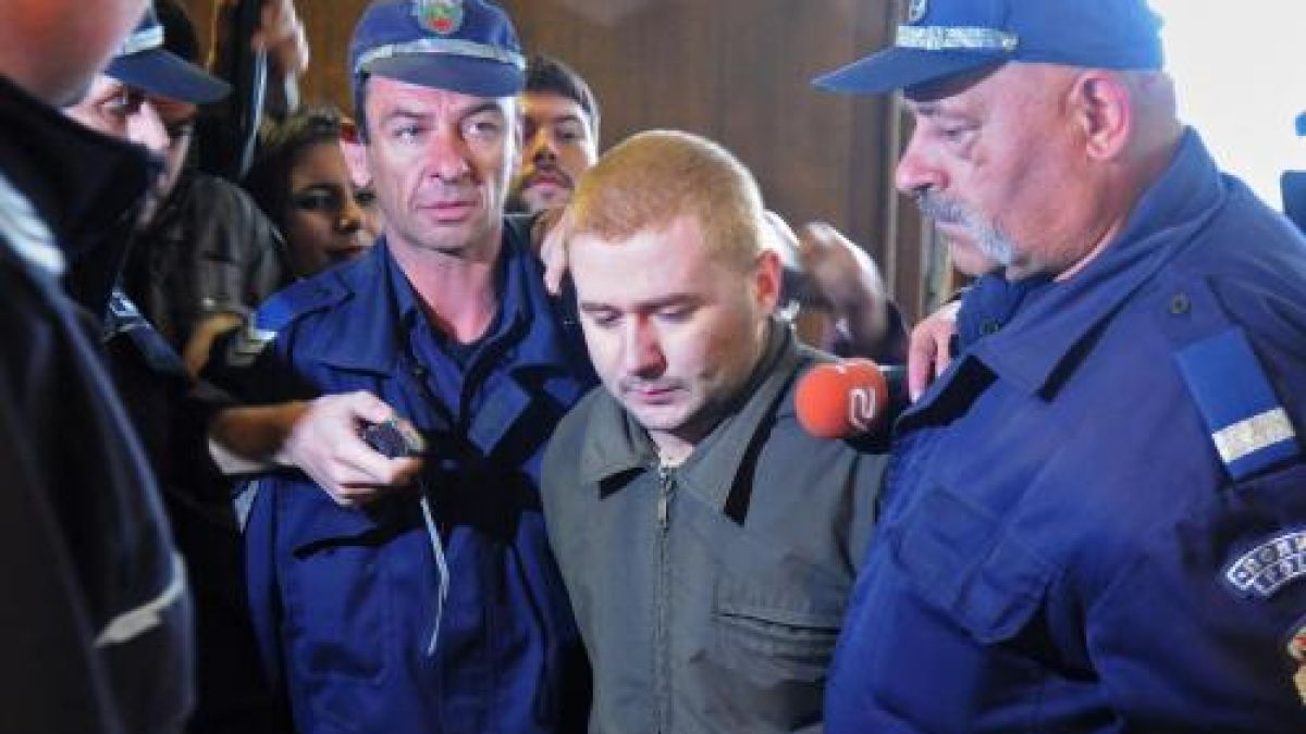 Оставиха в ареста обвиняемия за убийството пред “Соло”

