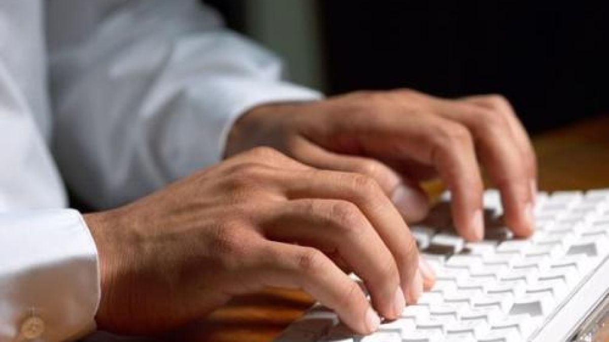 66% от българите се страхуват да пазаруват в Интернет