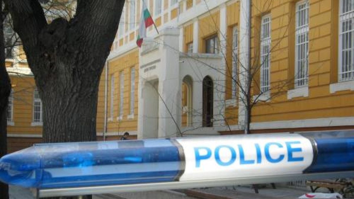 Крадец смъкна водосточните тръби на два хотела