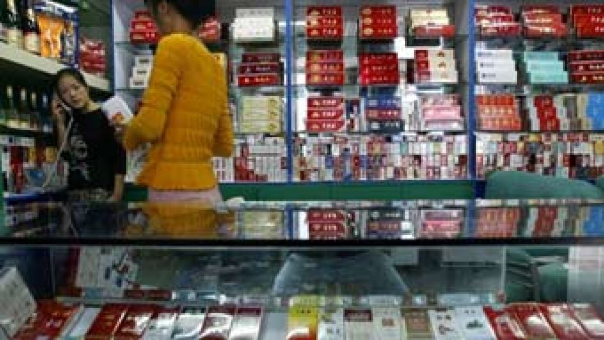 Заповядаха на китайски чиновници да пушат – по 230 000 кутии годишно
