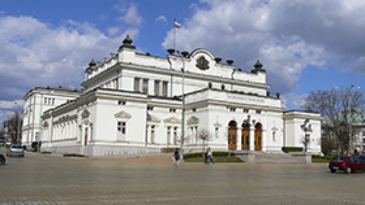 Депутати намазали милиони от поръчки