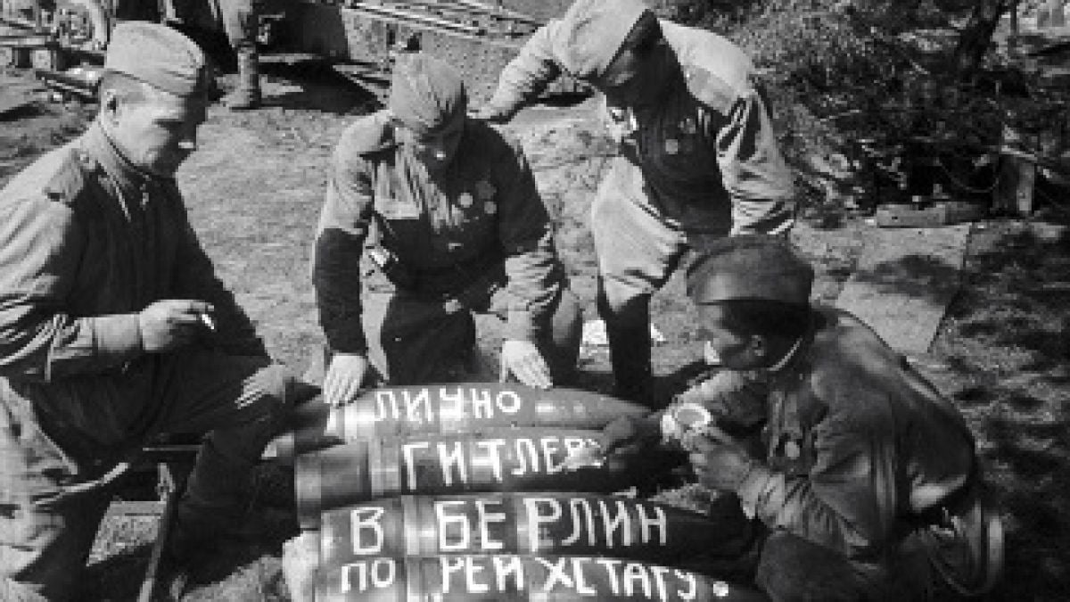 Медведев: Опитите за фалшифициране на историята стават все по-агресивни