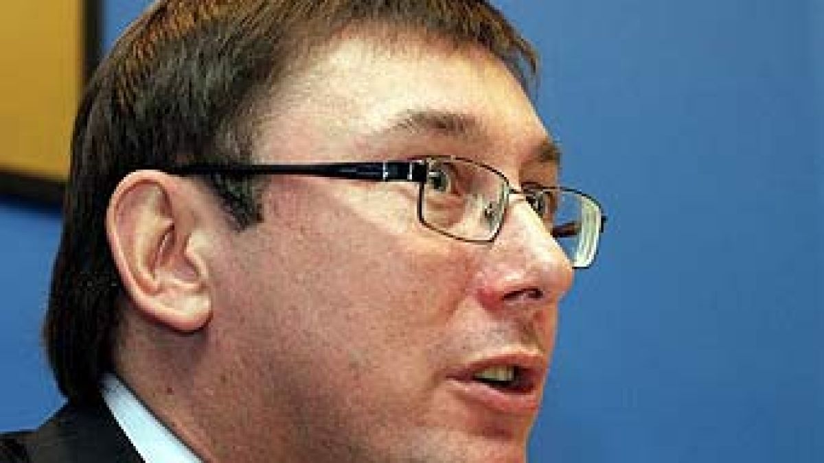Украинският вътрешен министър си отива след пиянски скандал