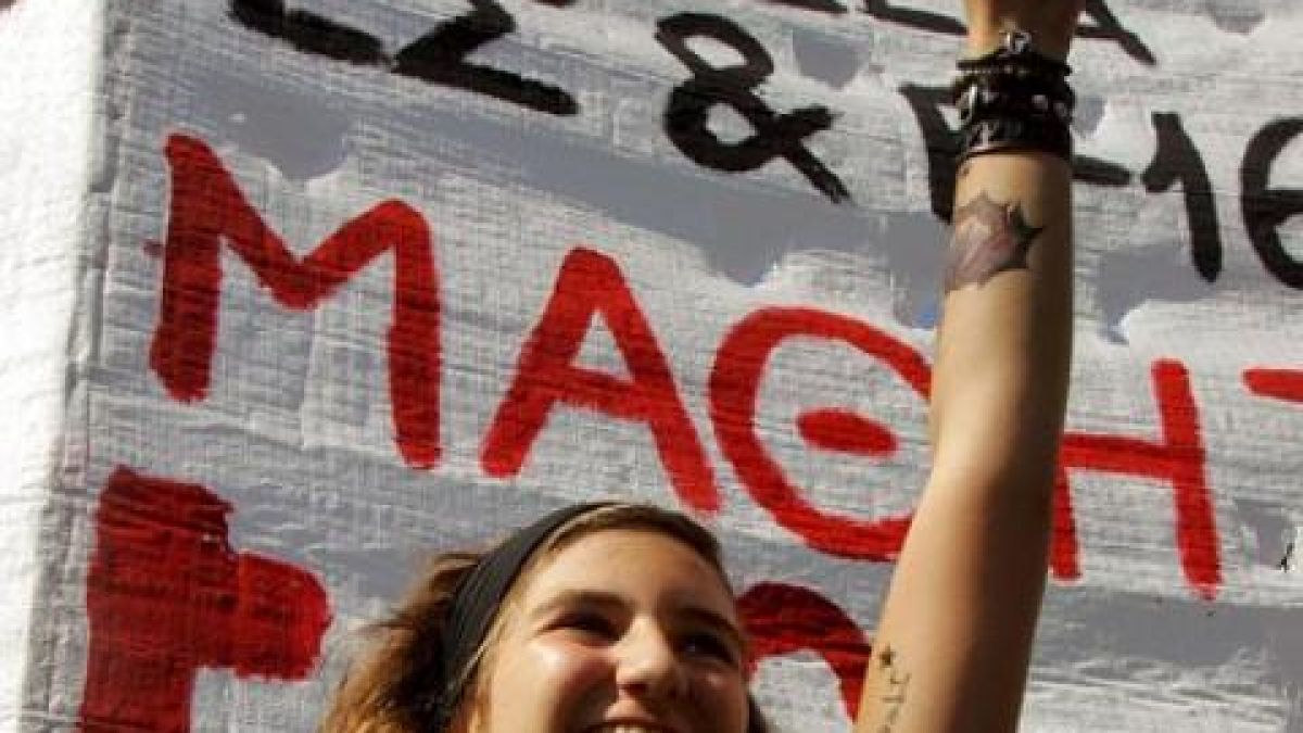 Държавните служители в Гърция излизат в 24-часова стачка
