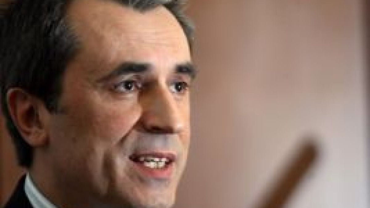 Орешарски: Изпълних акт на Министерския съвет за циркония