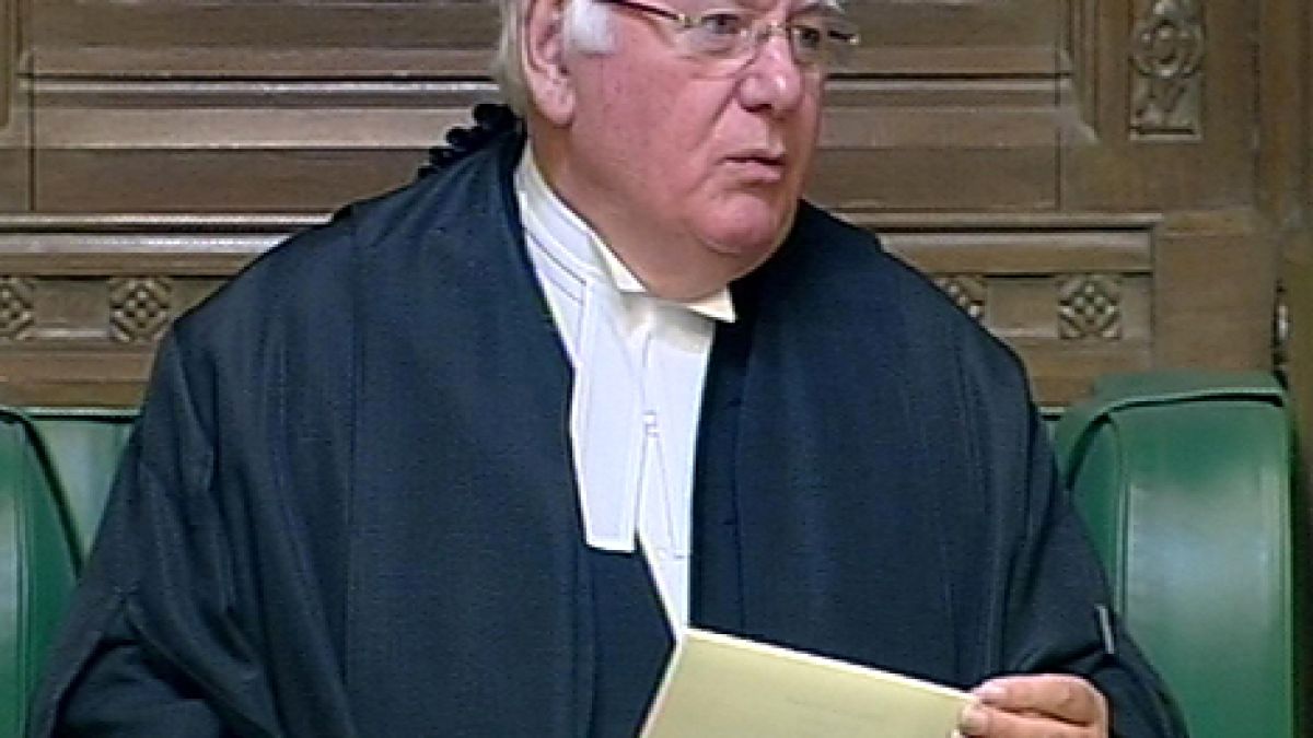 Председателят на Камарата на общините Майкъл Мартин подава оставка