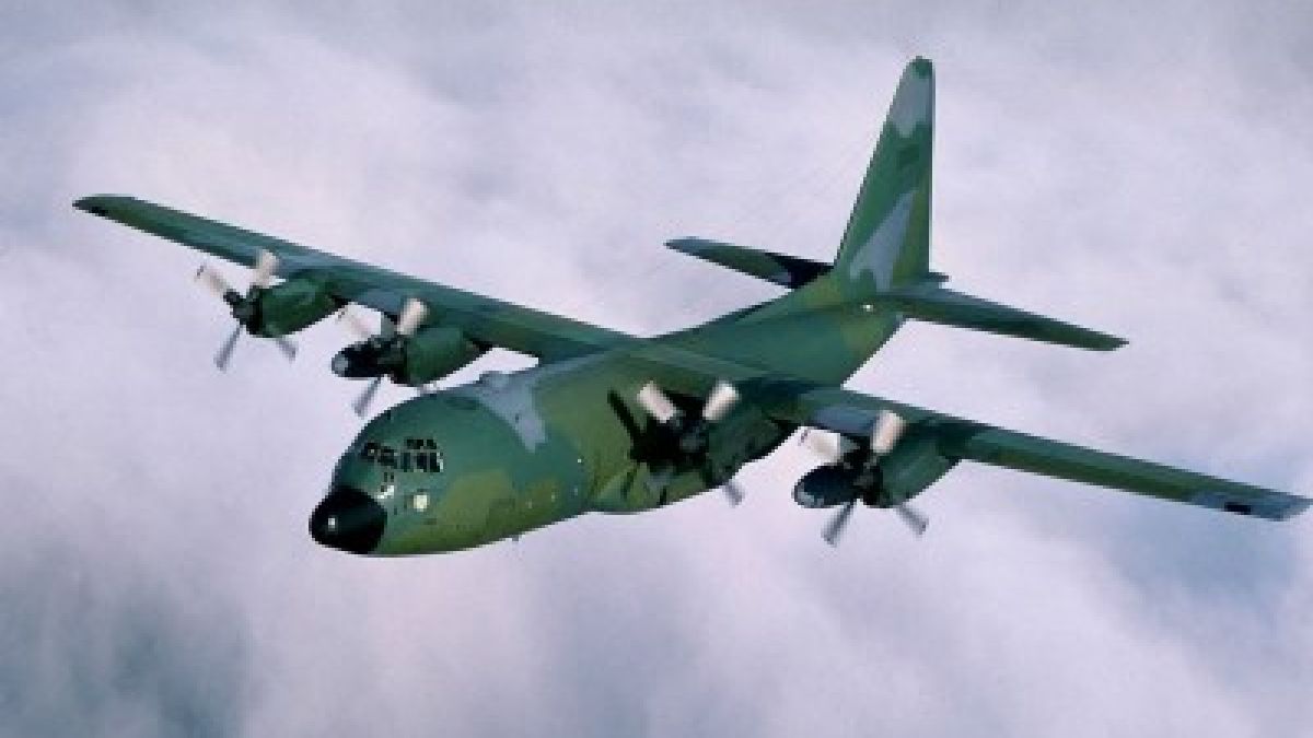 Военен самолет се разби на остров Ява