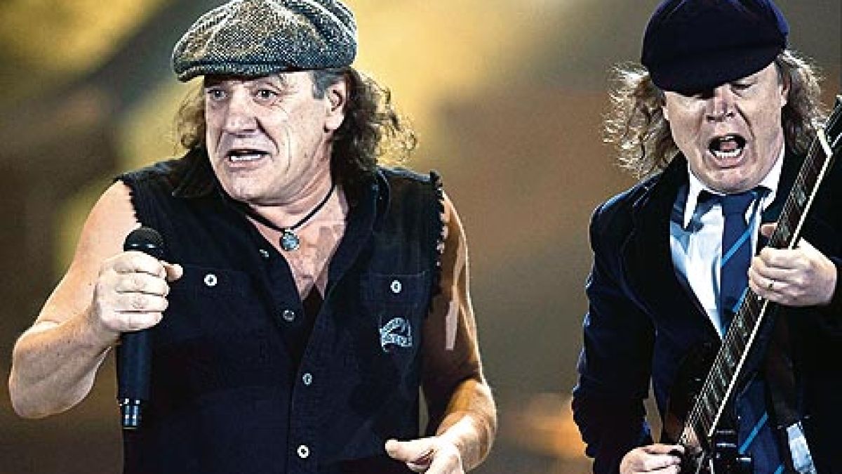 Шест влака от София за концерта на AC/DC в Белград