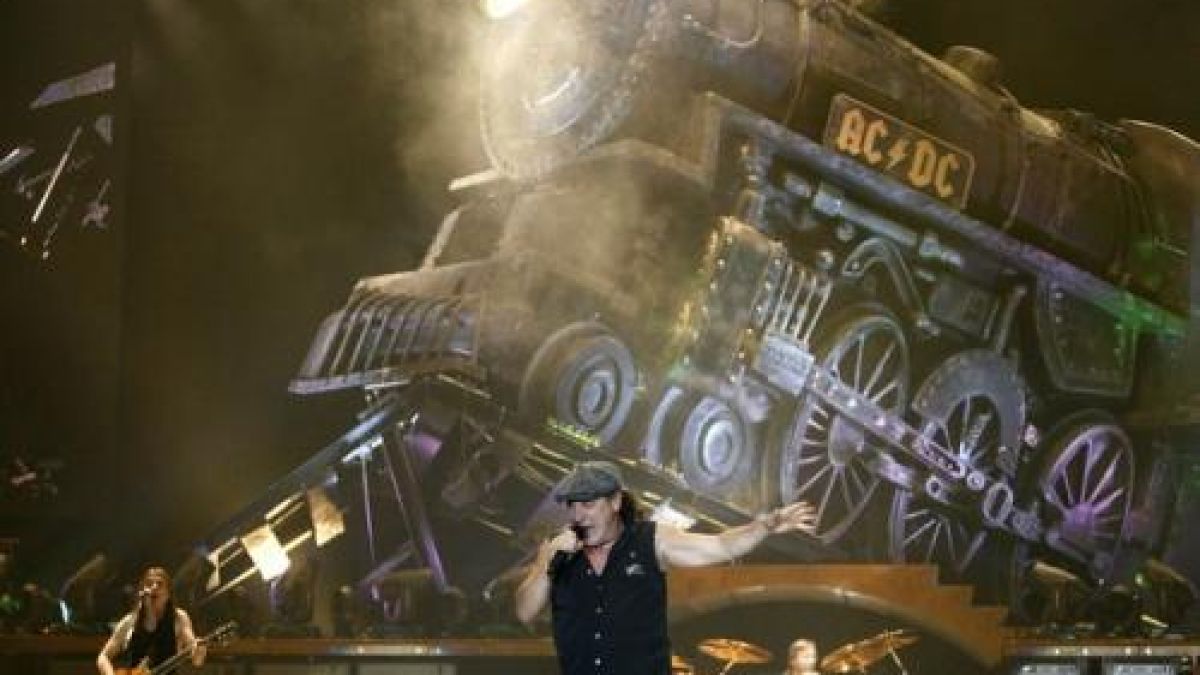 AC/DC и рок земетресение в Белград
