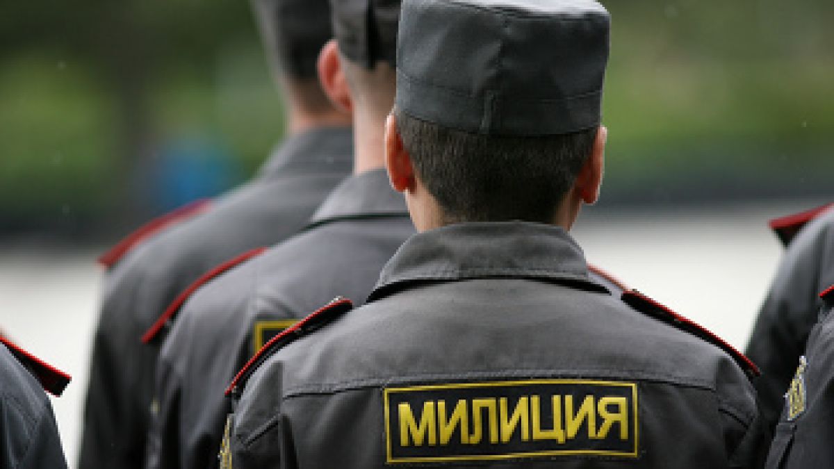 5-годишно русначе не говори, лае и лочи храната от чиния