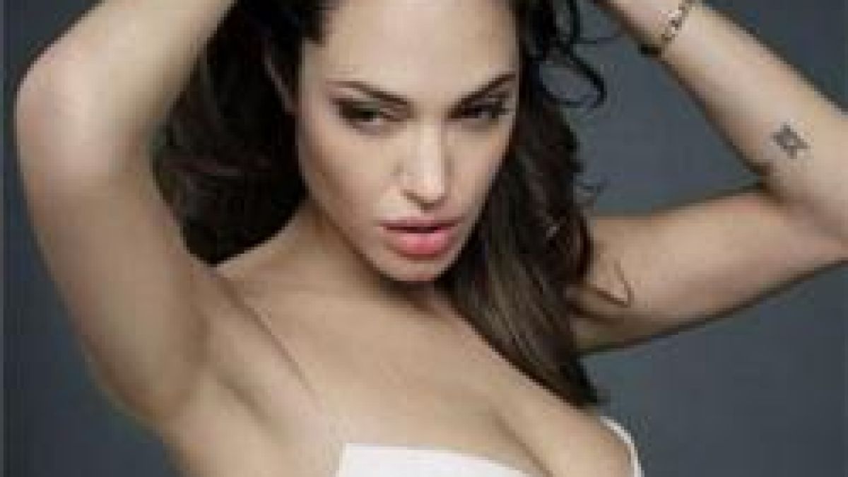 Анджелина Джоли ненавижда тялото си
