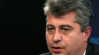 Казусът СДС се заплита, Радонов внесе документи в ЦИК