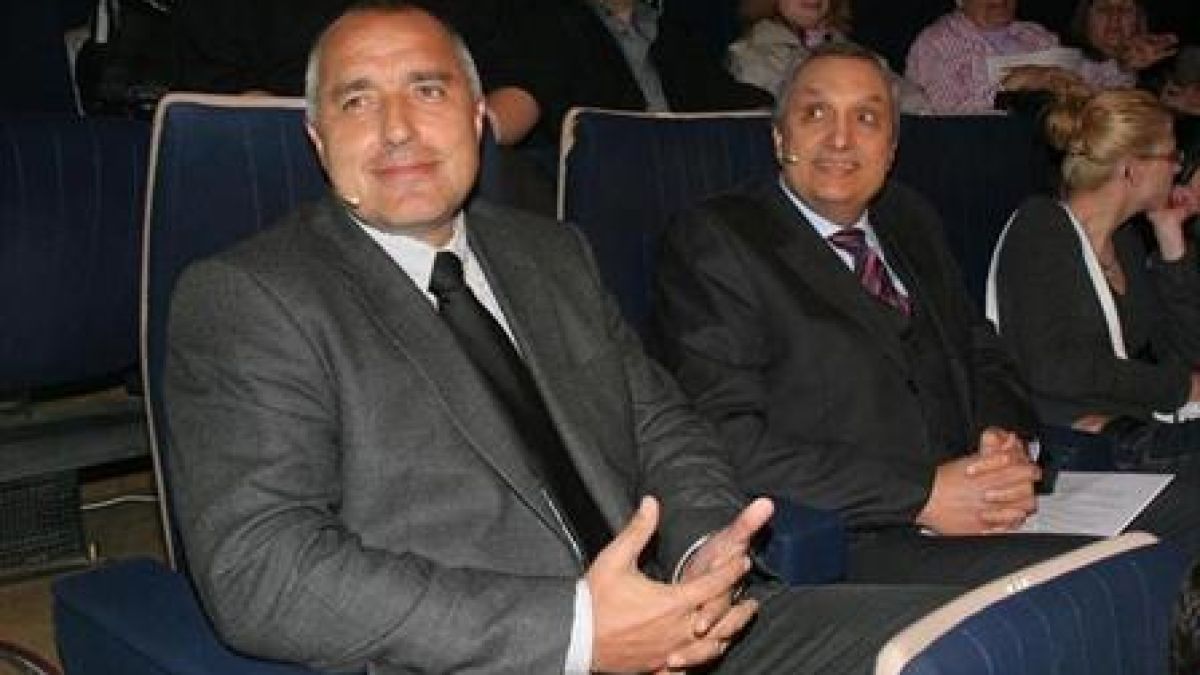 Бойко и Костов се готвят да управляват заедно, смятат от БСП