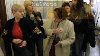 Без груби нарушения на обществения ред започна изборният ден