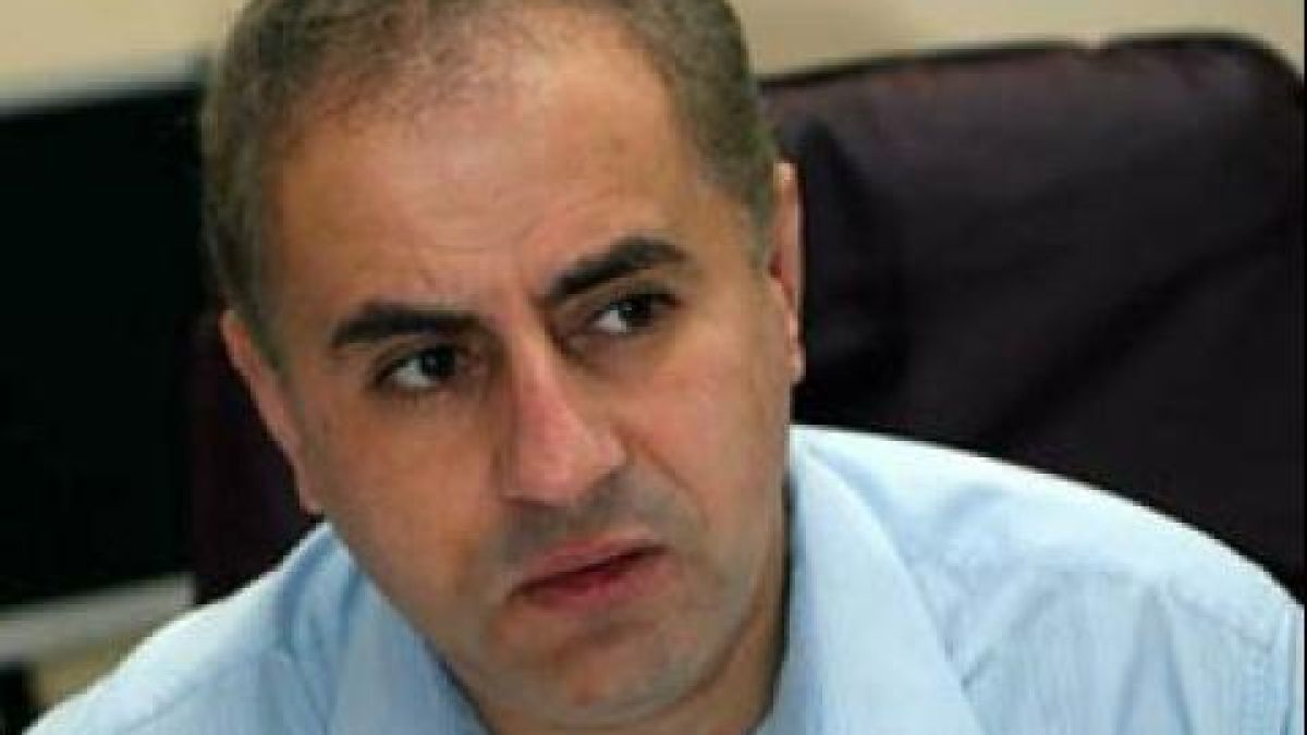 Лидер одобрява корпоративния вот, а не лъжите на политиците 