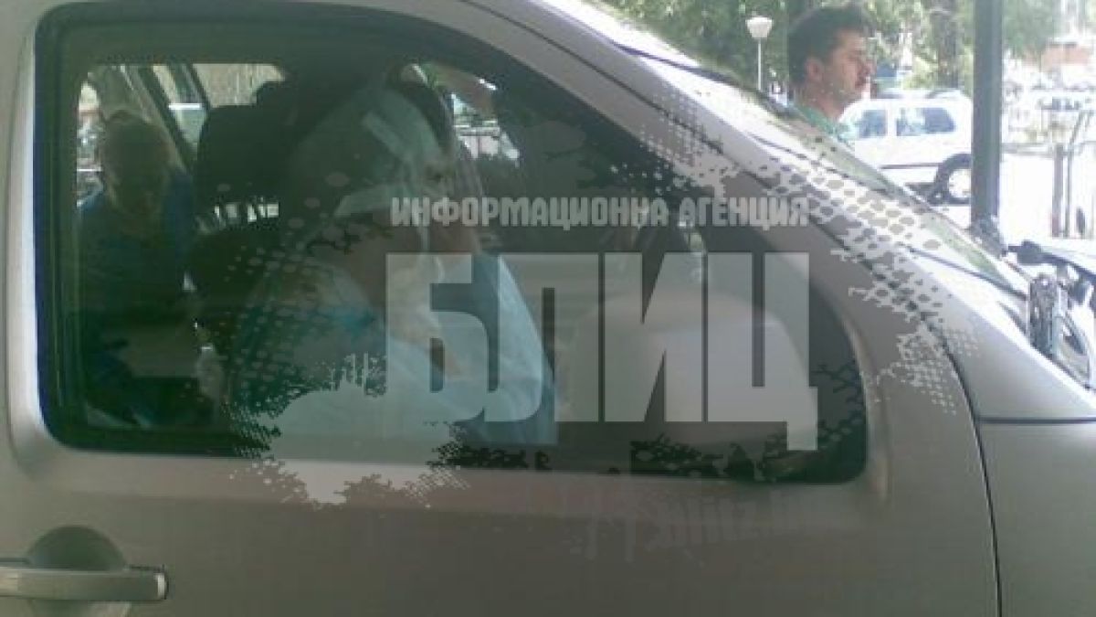 Залятата с киселина вече в "Пирогов", има синини по тялото 